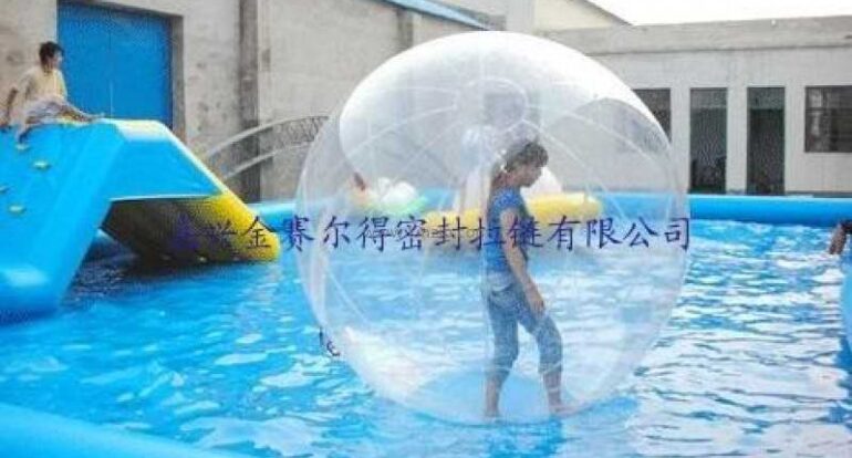 True-waterproof-zipper-for-water-walking-ball.jpg